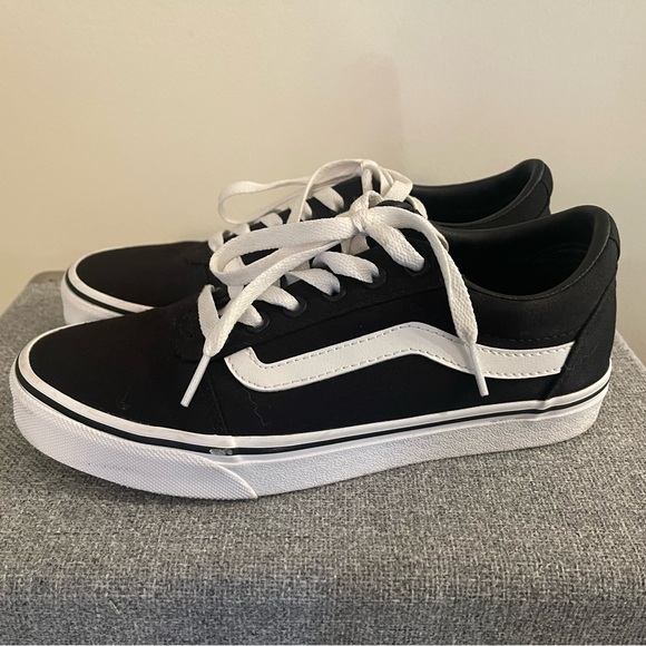 Van’s Women’s Ward Skate Shoes 👟 - Picture 3 of 9